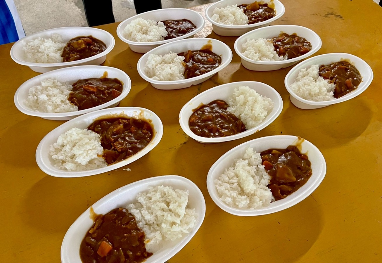 子どもたちが調理したカレー