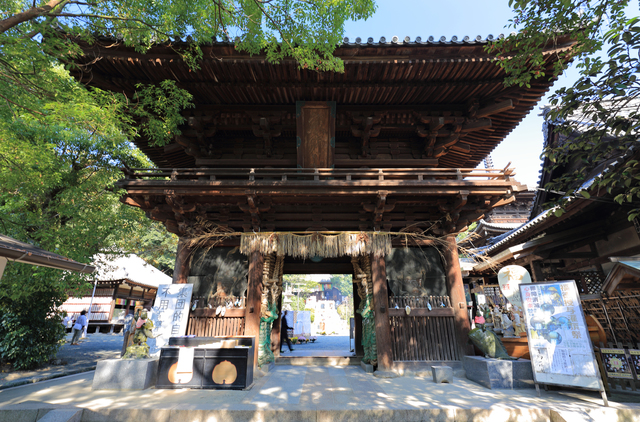 石手寺仁王門（国宝）