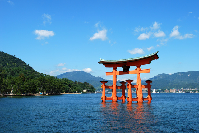 世界遺産・日本三景　宮島（厳島神社）