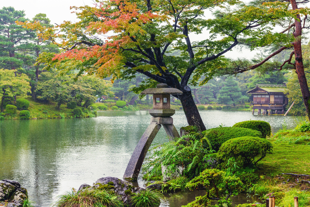 兼六園のことじ灯籠