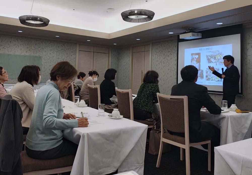 講演の様子画像