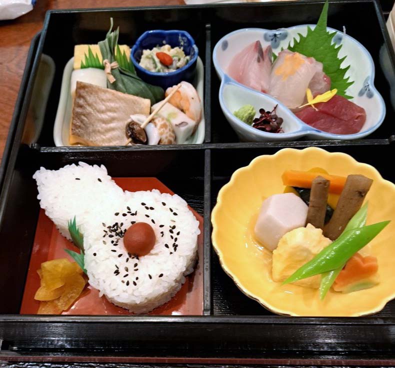 ホテルの幕の内弁当画像