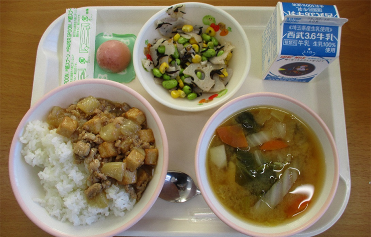 実践栄養学科の学生が富士見市学校給食新メニューの開発に協力