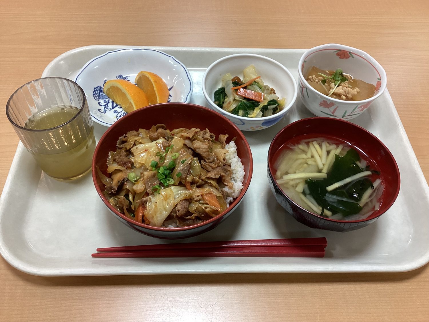 ◎ 定食 「嬬恋キャベツと豚肉のキムチ味噌炒め丼」 2022.8.24(水)