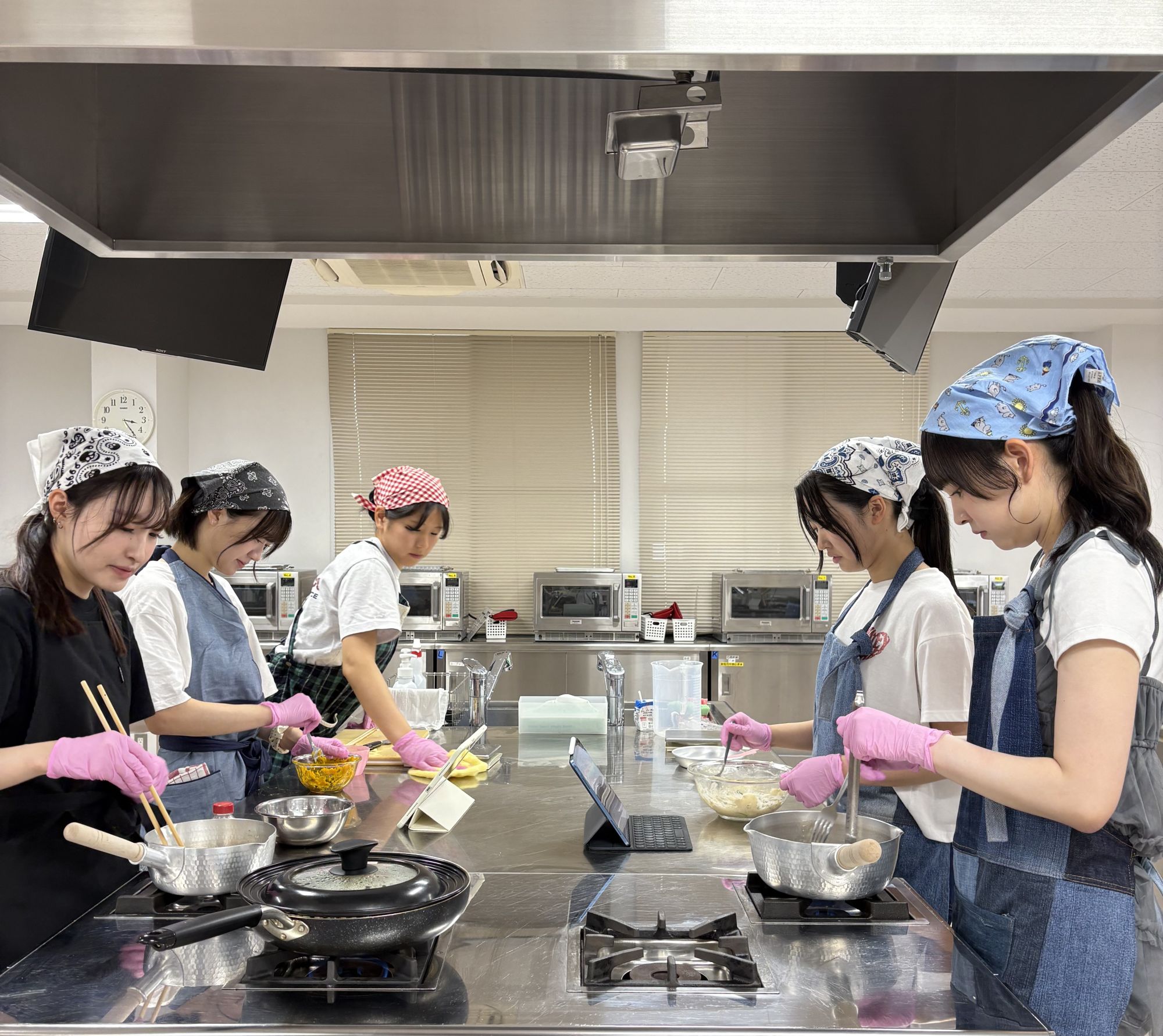 実際に調理しながら考案