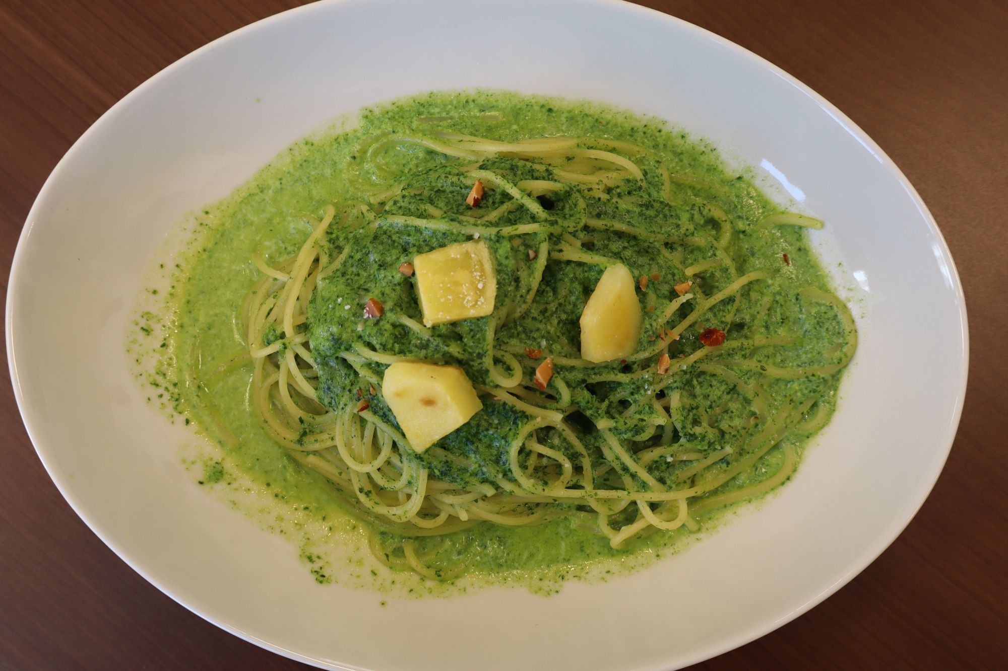 彩り豊かな小松菜クリームパスタ