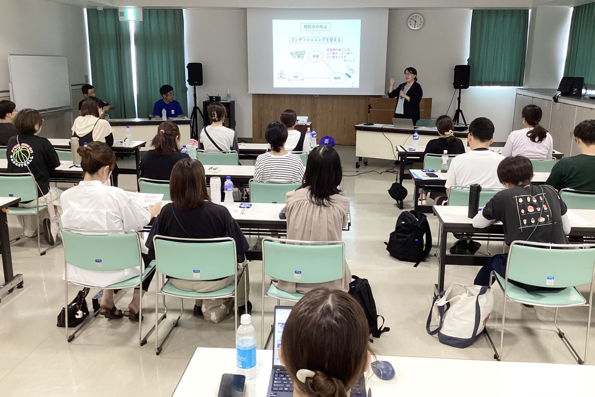 桶川市スポーツ少年団「スポーツ・健康に関する研修会」で佐藤理恵子専任講師が講演
